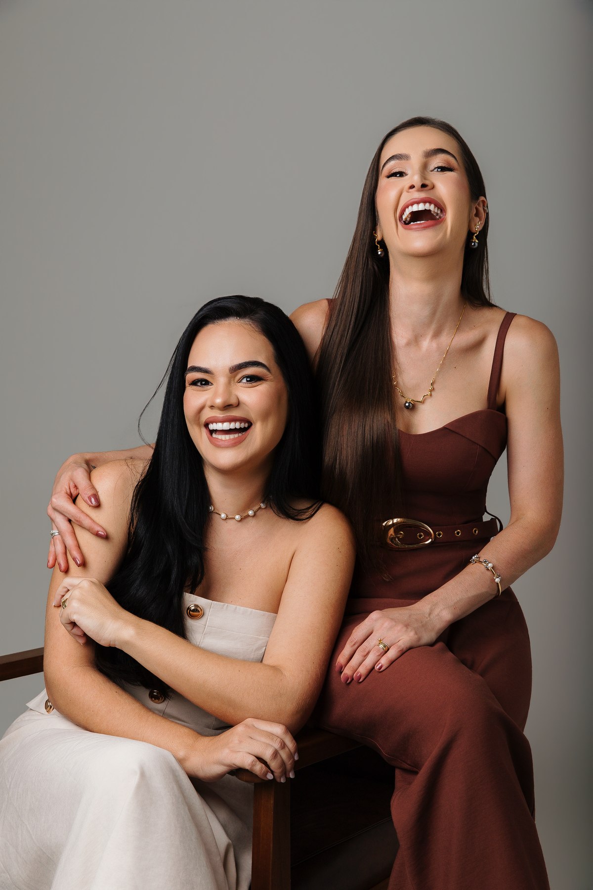 Dra. Jessica Neves e Dra. Sabrina Lise, sócias da Templare Odontologia